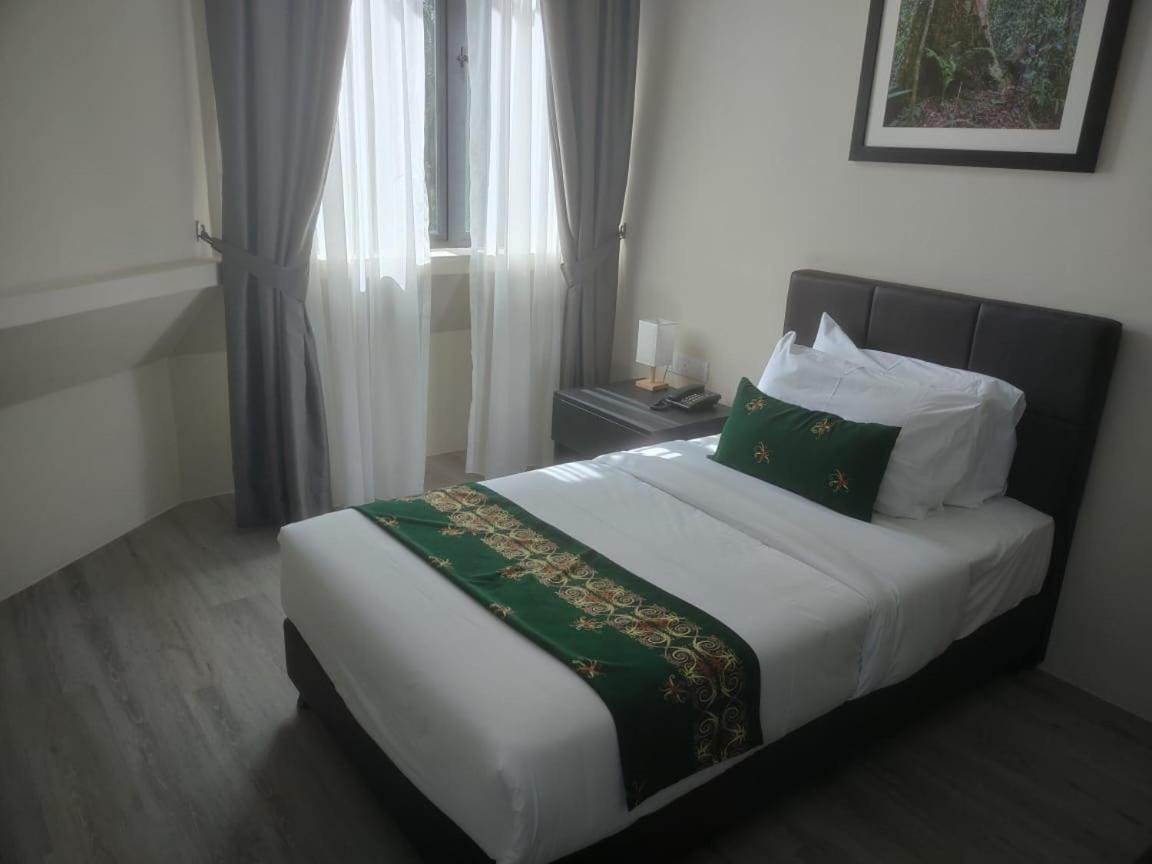 Telang Usan Hotel Kuching Exteriér fotografie